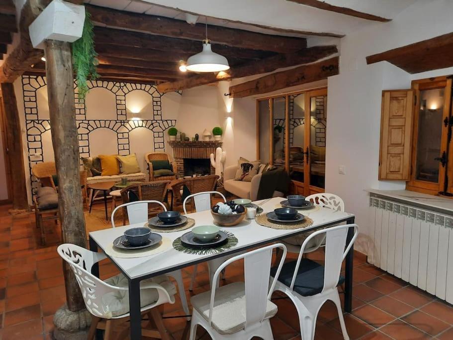 Casa Florentino Casa Centenaria Torre Val De San Pedro Esterno foto